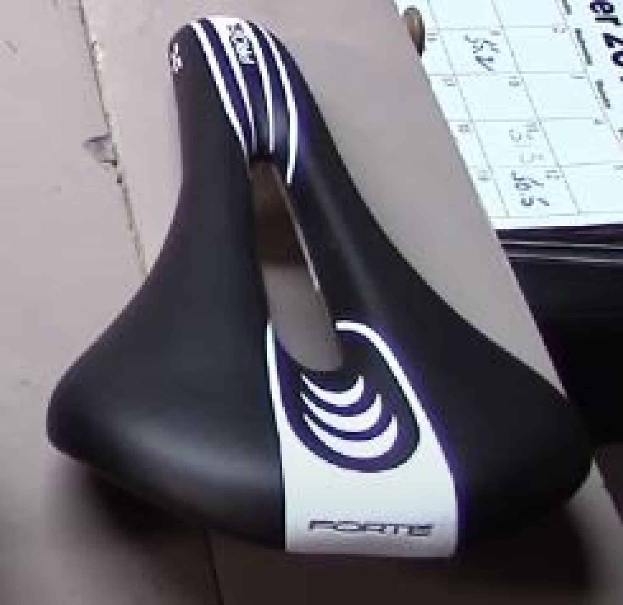 tan mountain bike saddle