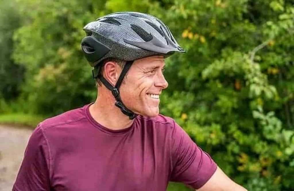 difference between mountain bike and road bike helmet