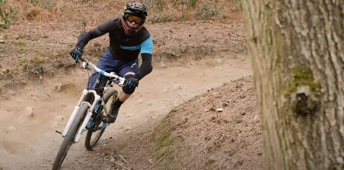 What to Wear Mountain Biking in Summer | Gloves | ApexBikes